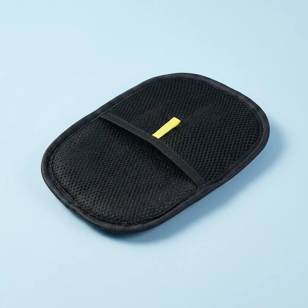 Furavora Deshedding Grooming Mitt — Black
